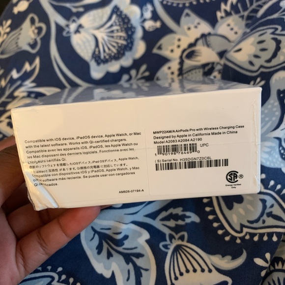 Apple AirPods (brand new) - Picture 3 of 3